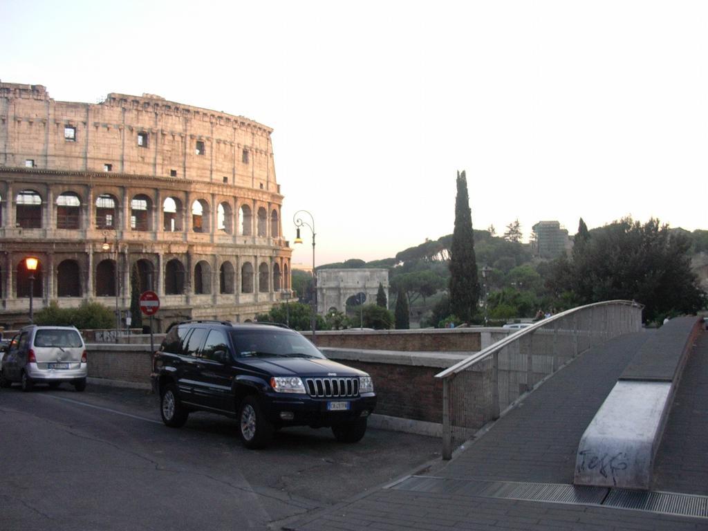 Vacanze Al Colosseo Polveriera Róma Szoba fotó
